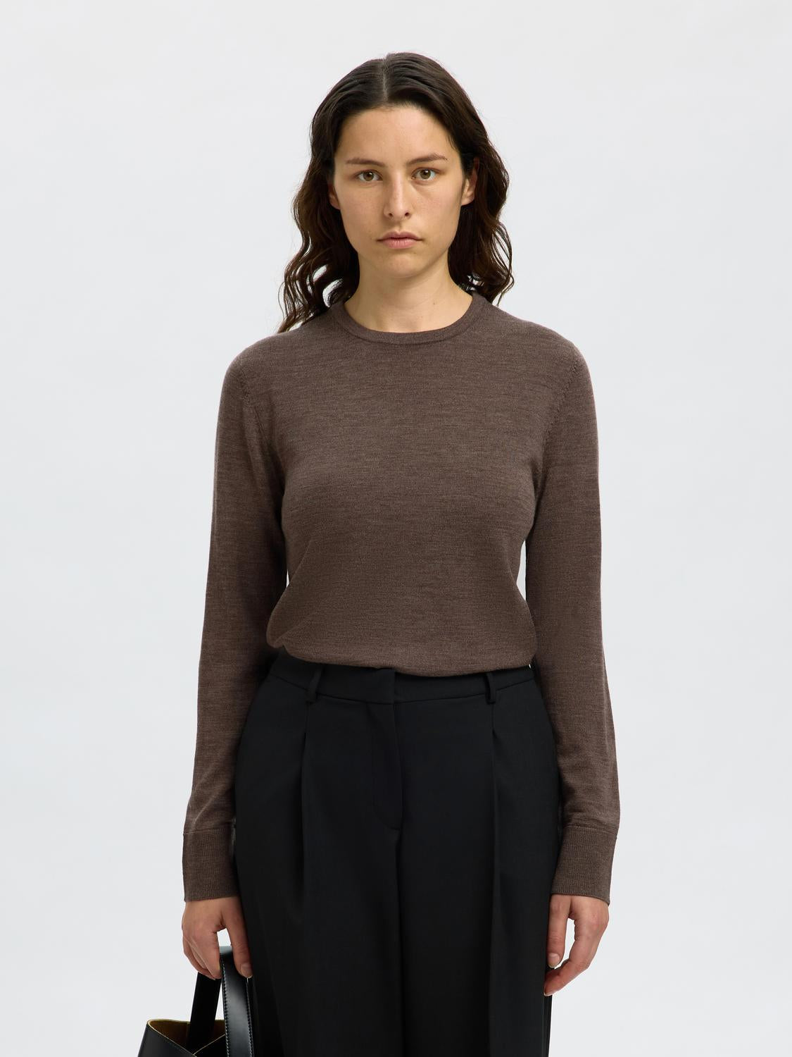 model_shot-front