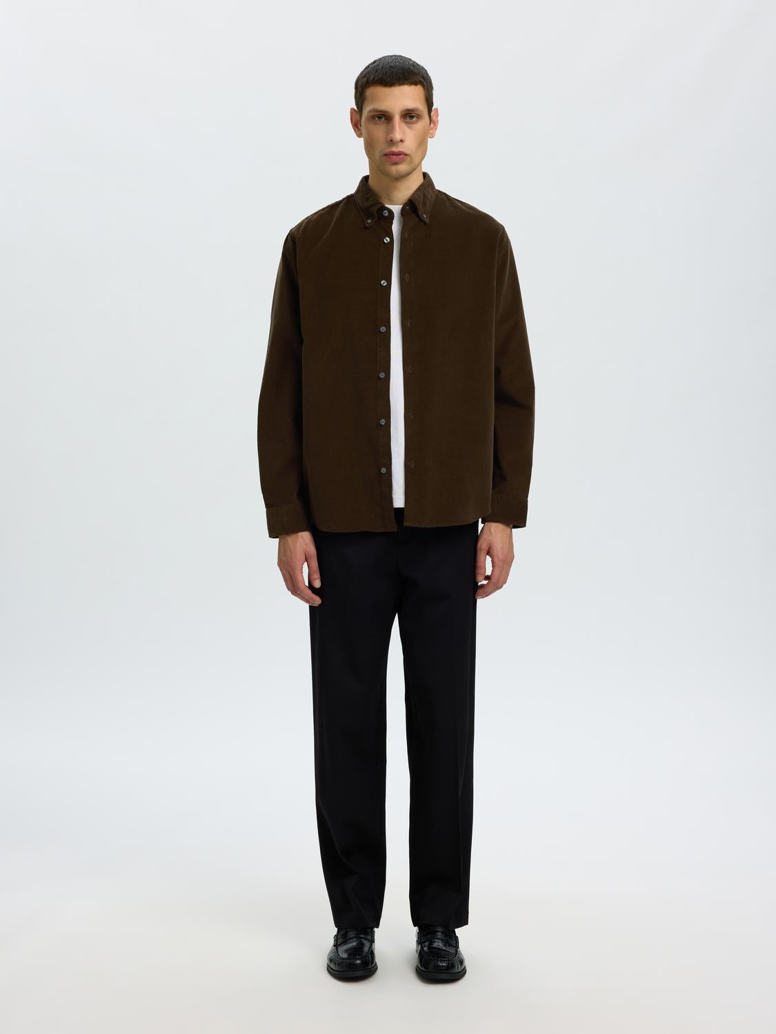 model_shot-front_full