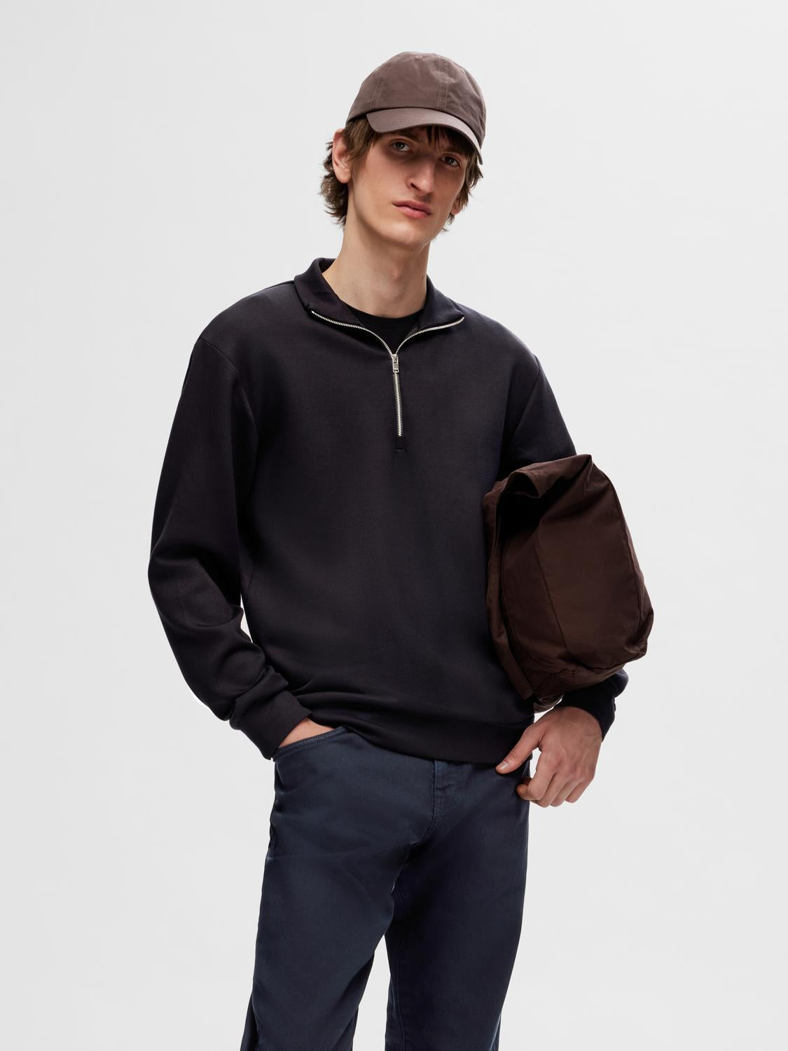 model_shot-front