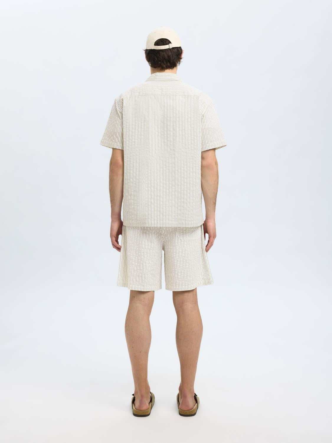 model_shot-back