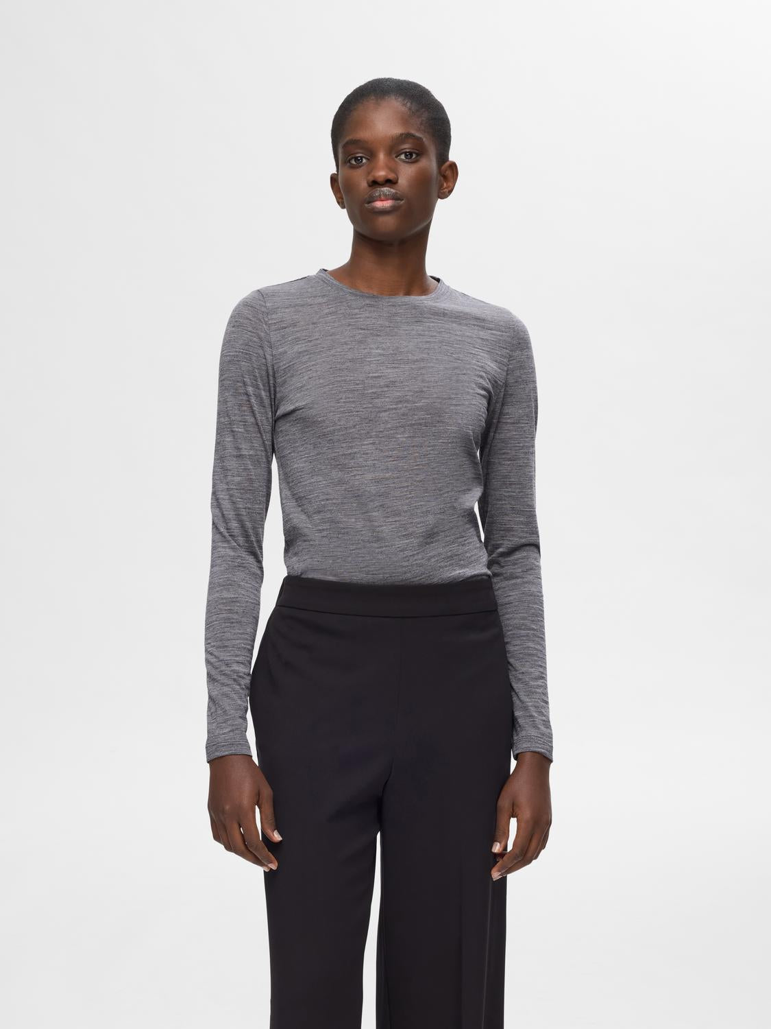 model_shot-front