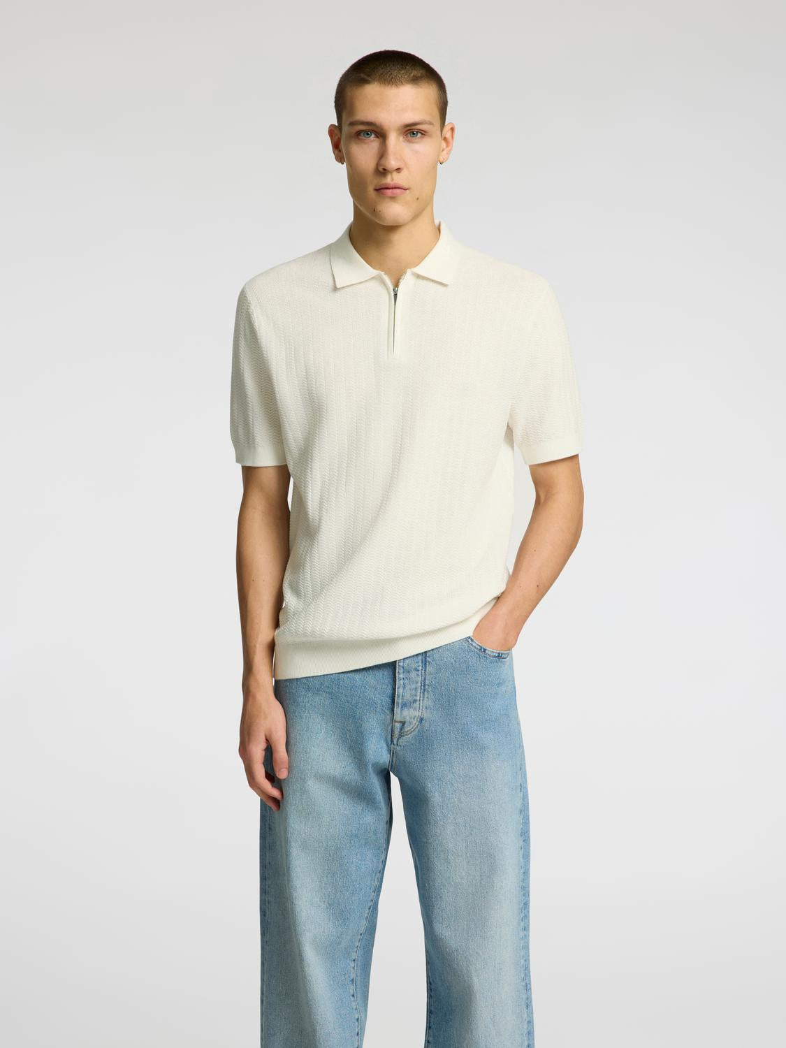 model_shot-front