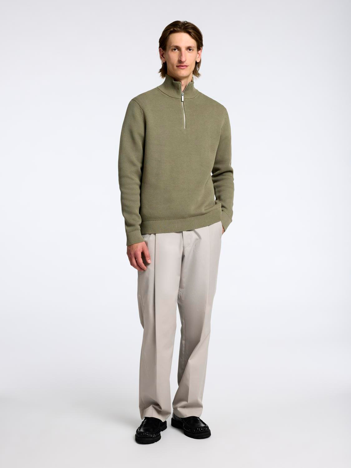 model_shot-front