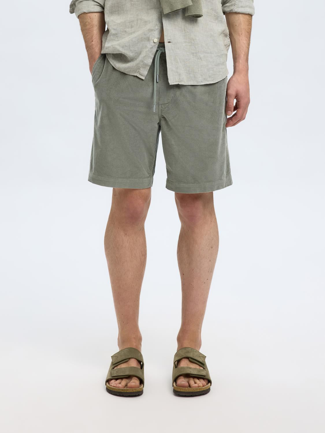 model_shot-front
