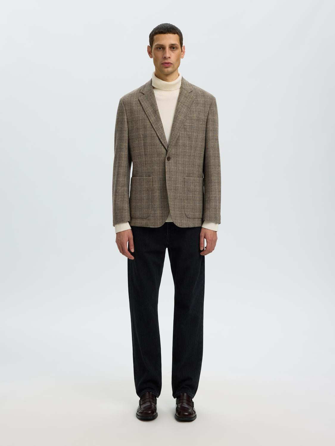 model_shot-front_full