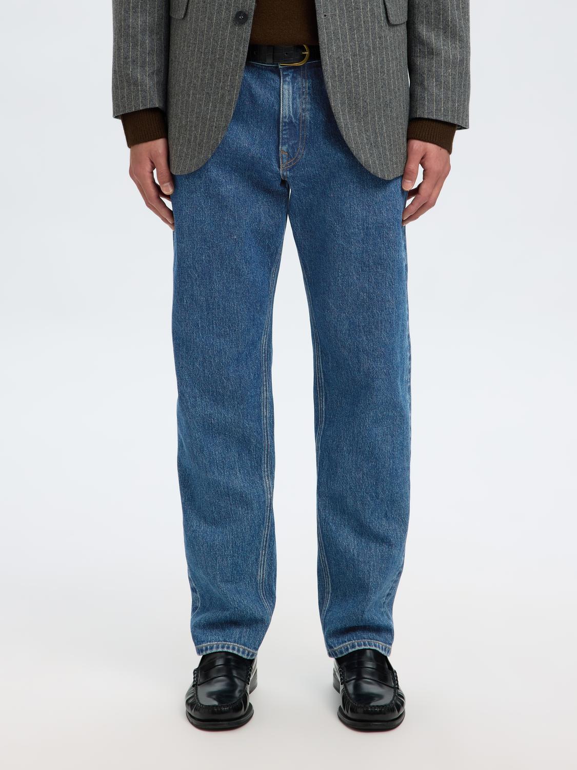 model_shot-front