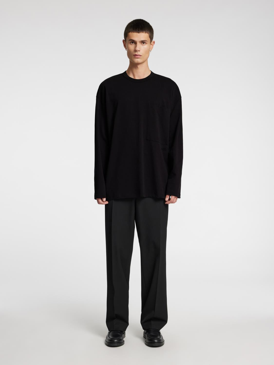 model_shot-front_full