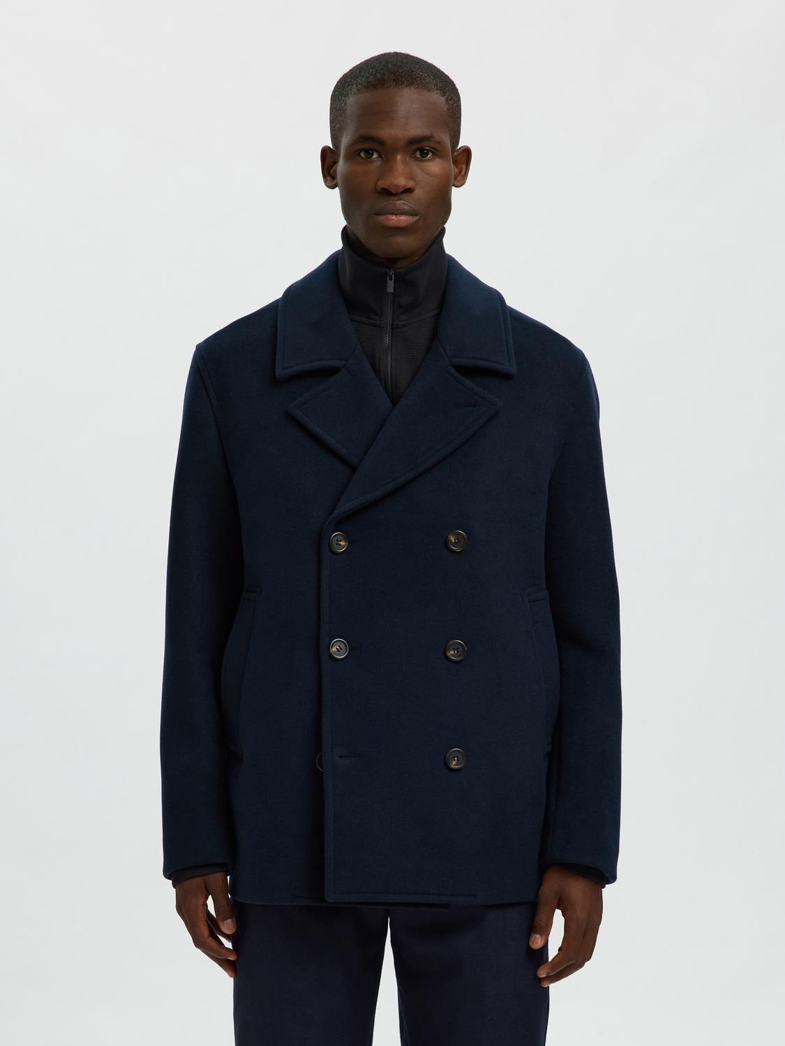 model_shot-front