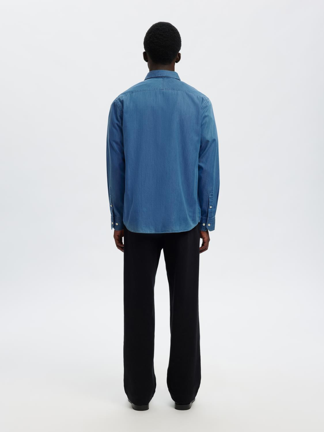 model_shot-back