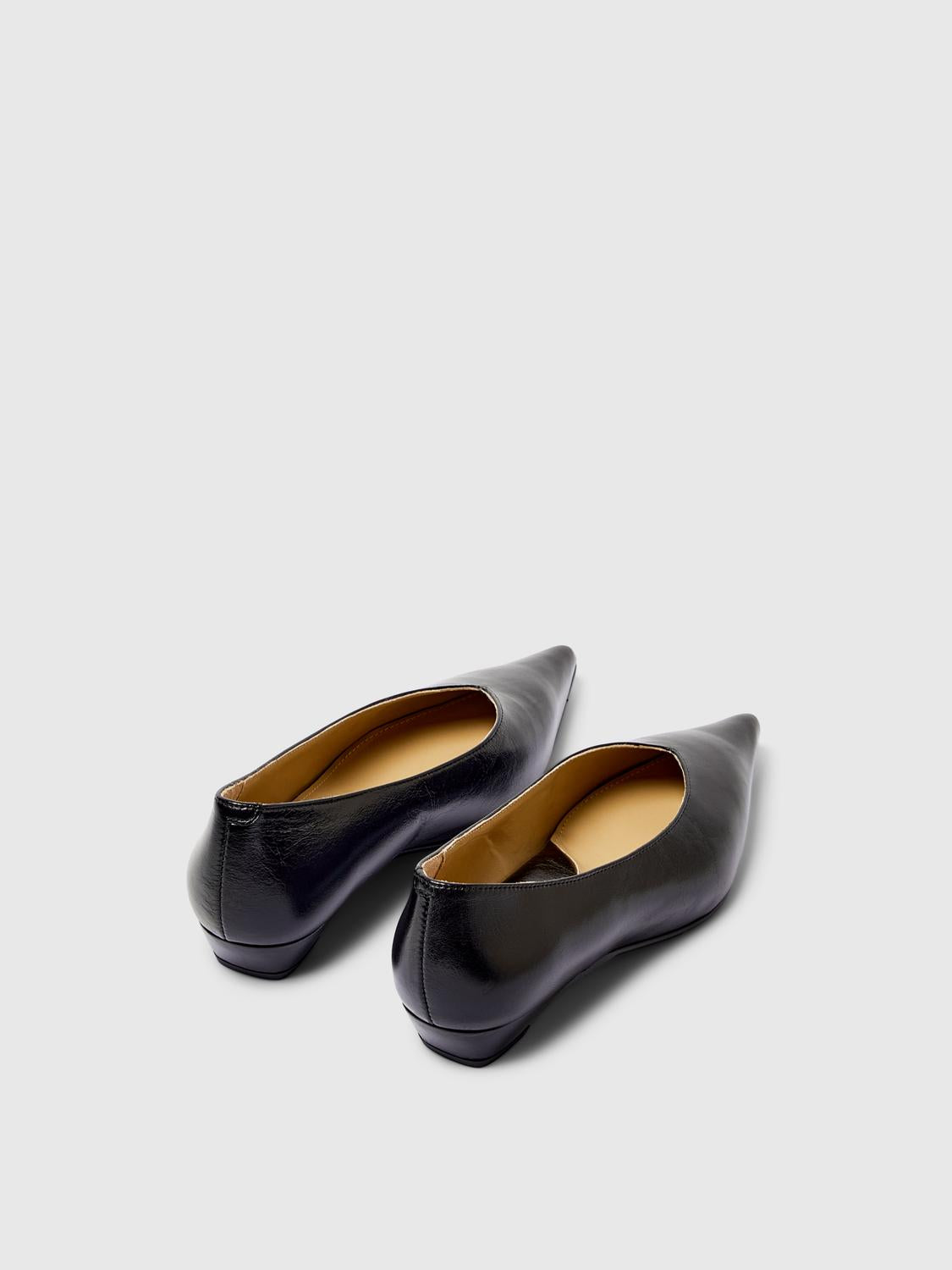 model_shot-front_full