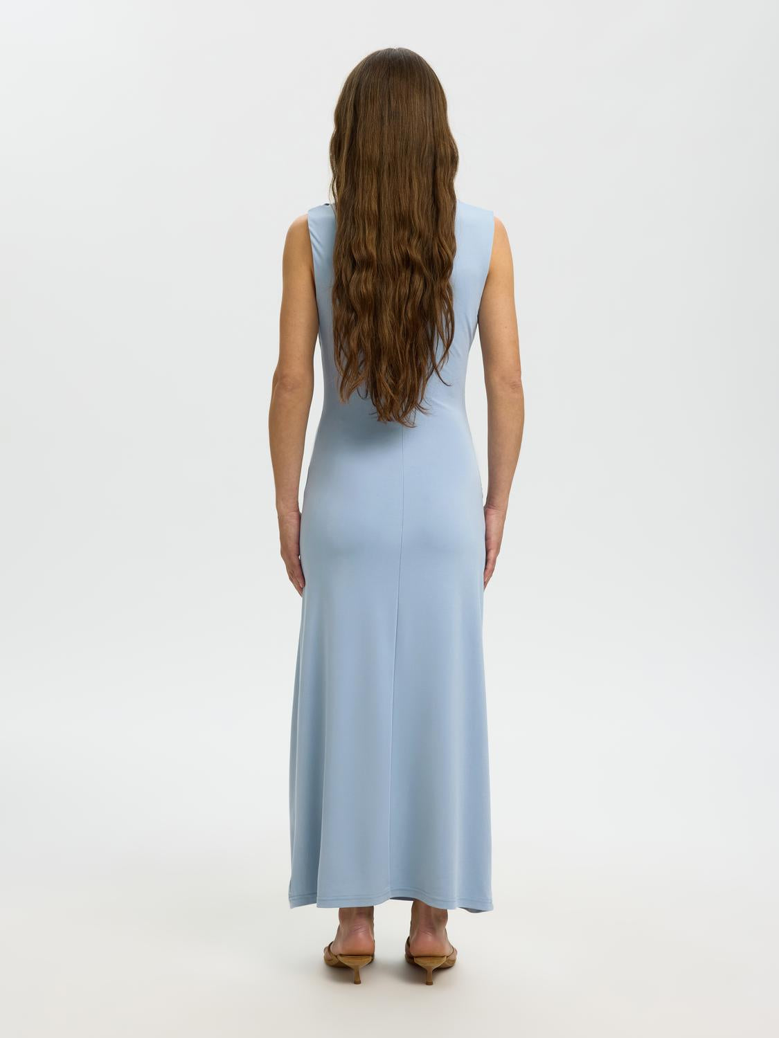 model_shot-back