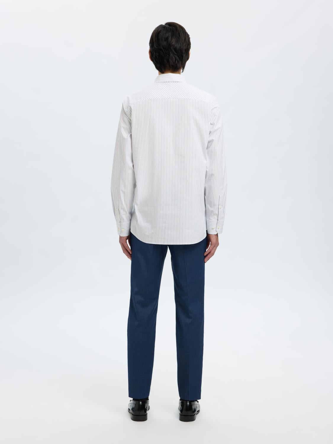 model_shot-back