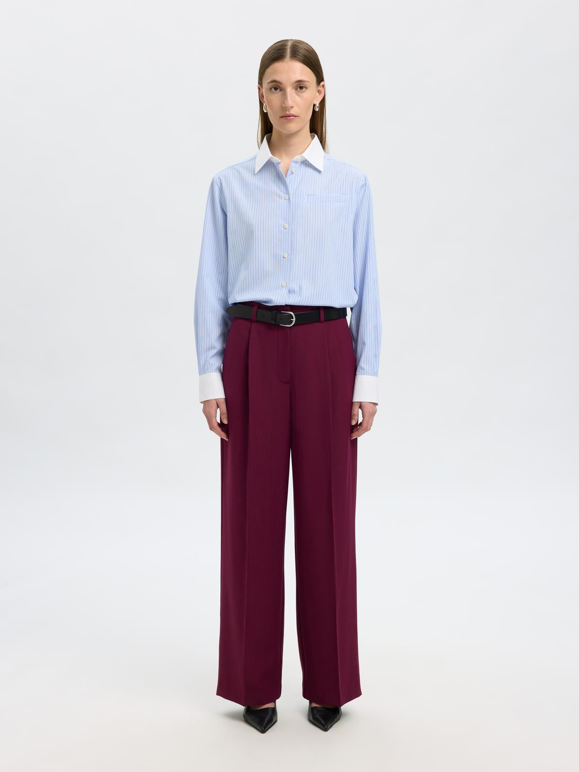 model_shot-front_full
