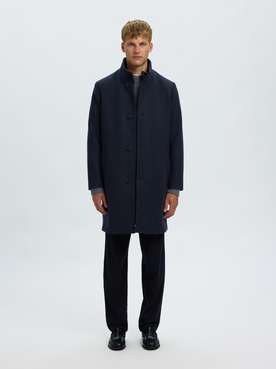 model_shot-front