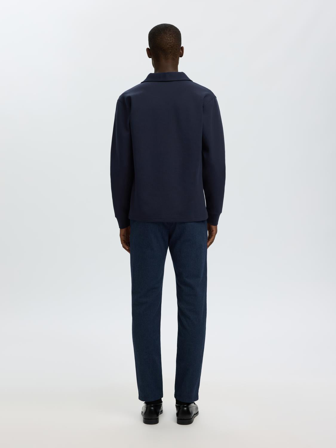 model_shot-back
