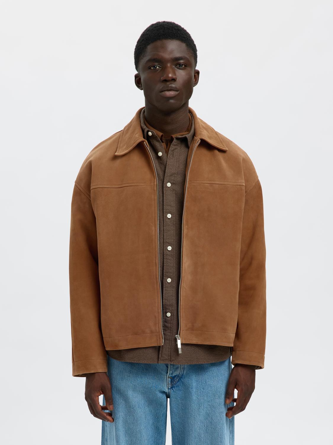 model_shot-front