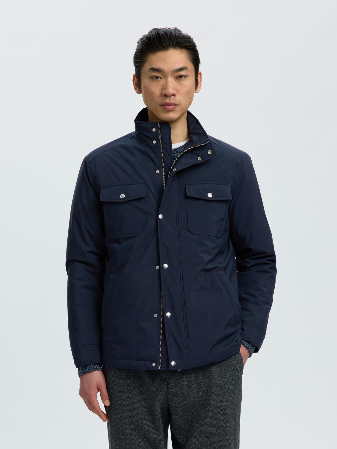 model_shot-front