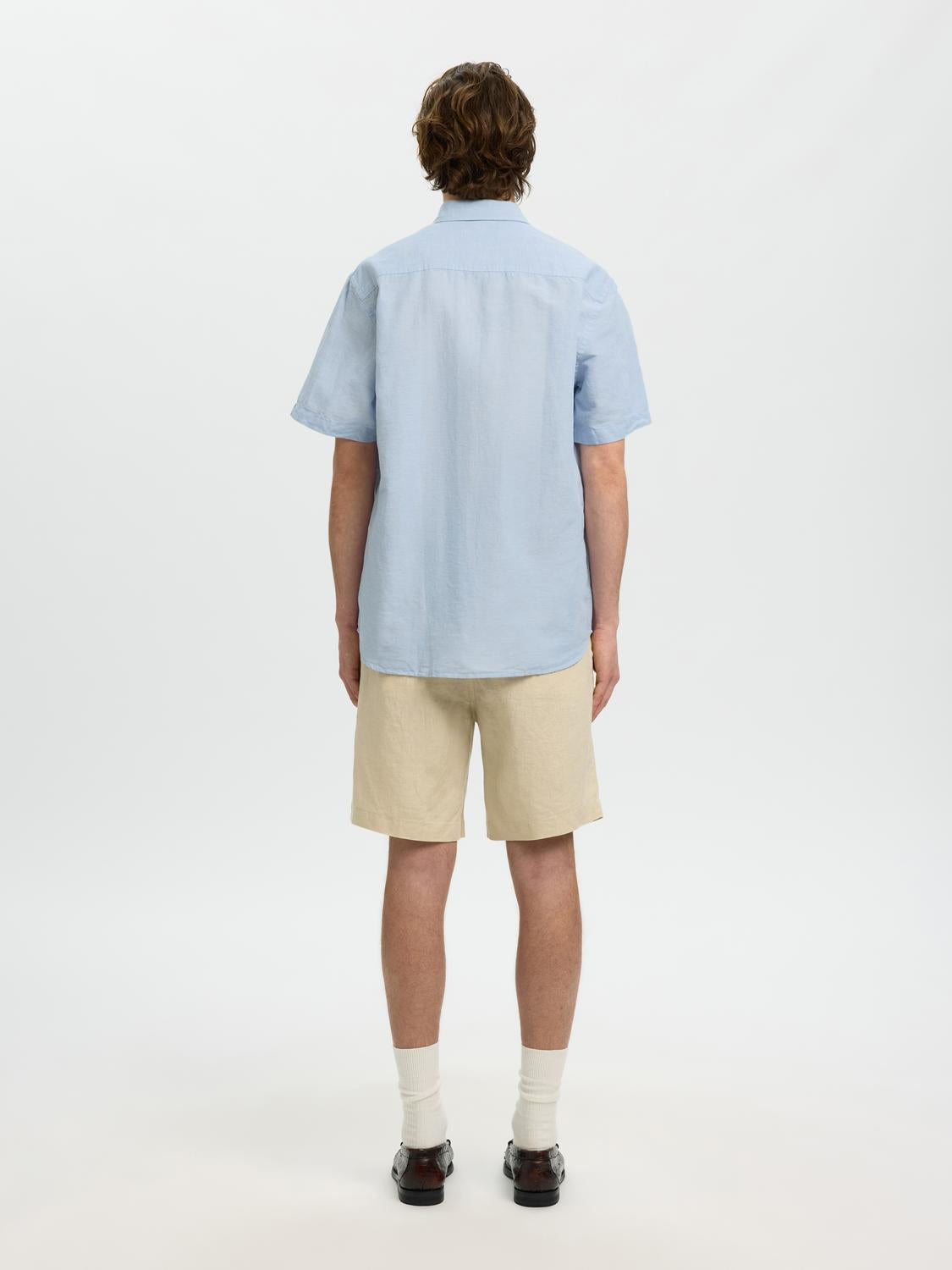 model_shot-back