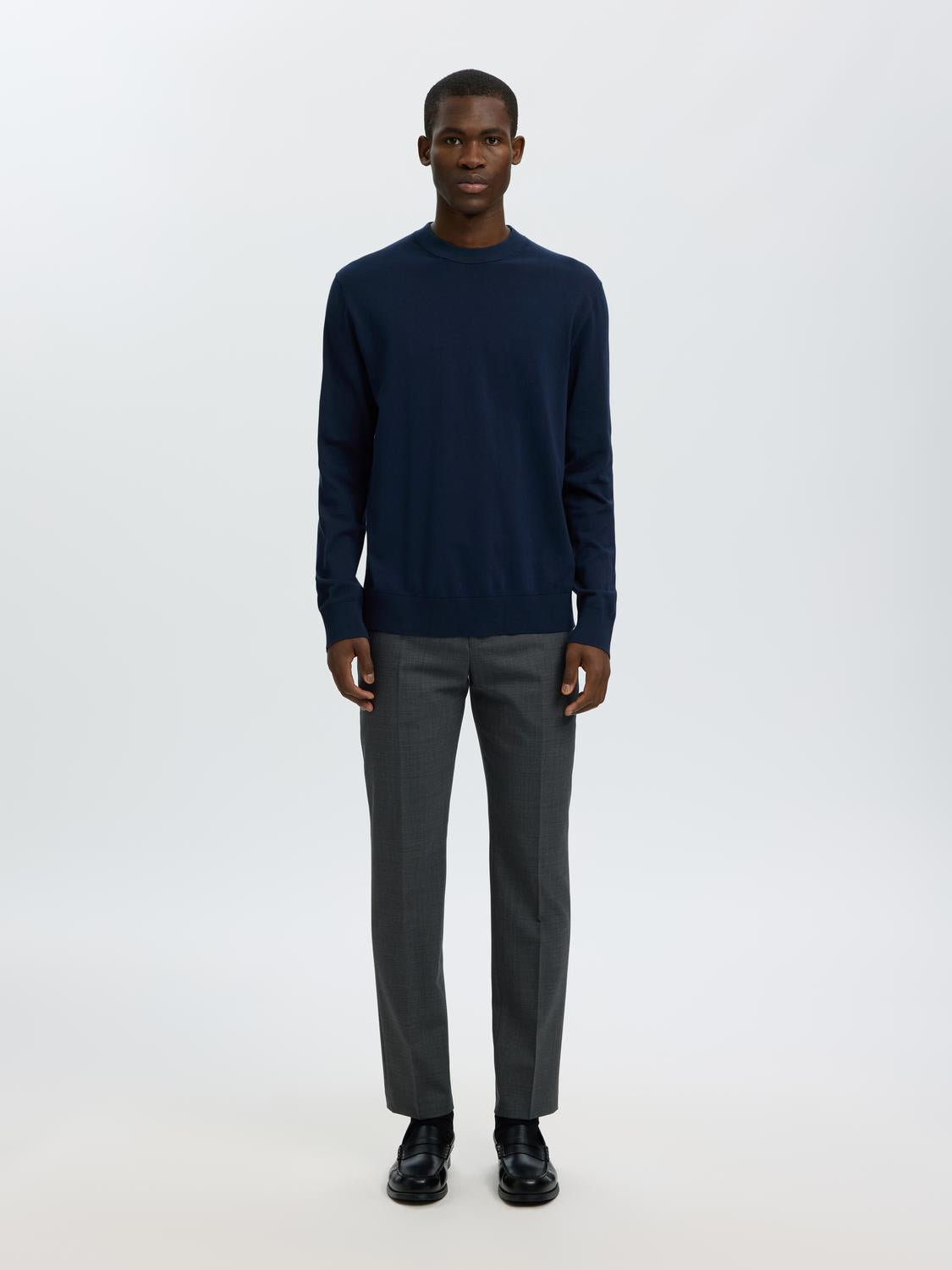 model_shot-front_full