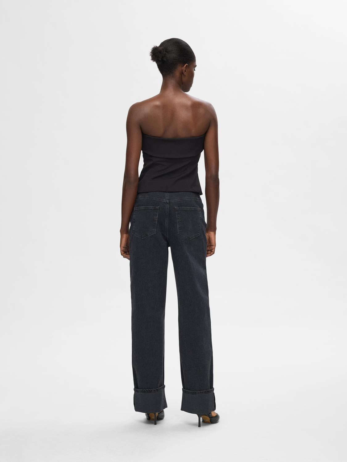 model_shot-back
