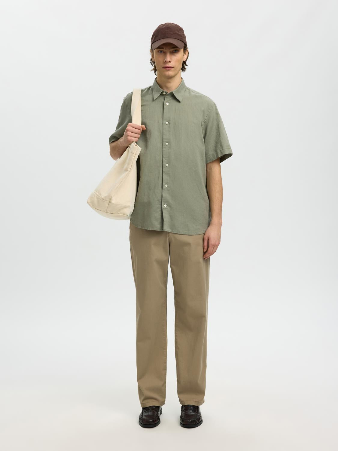 model_shot-front_full