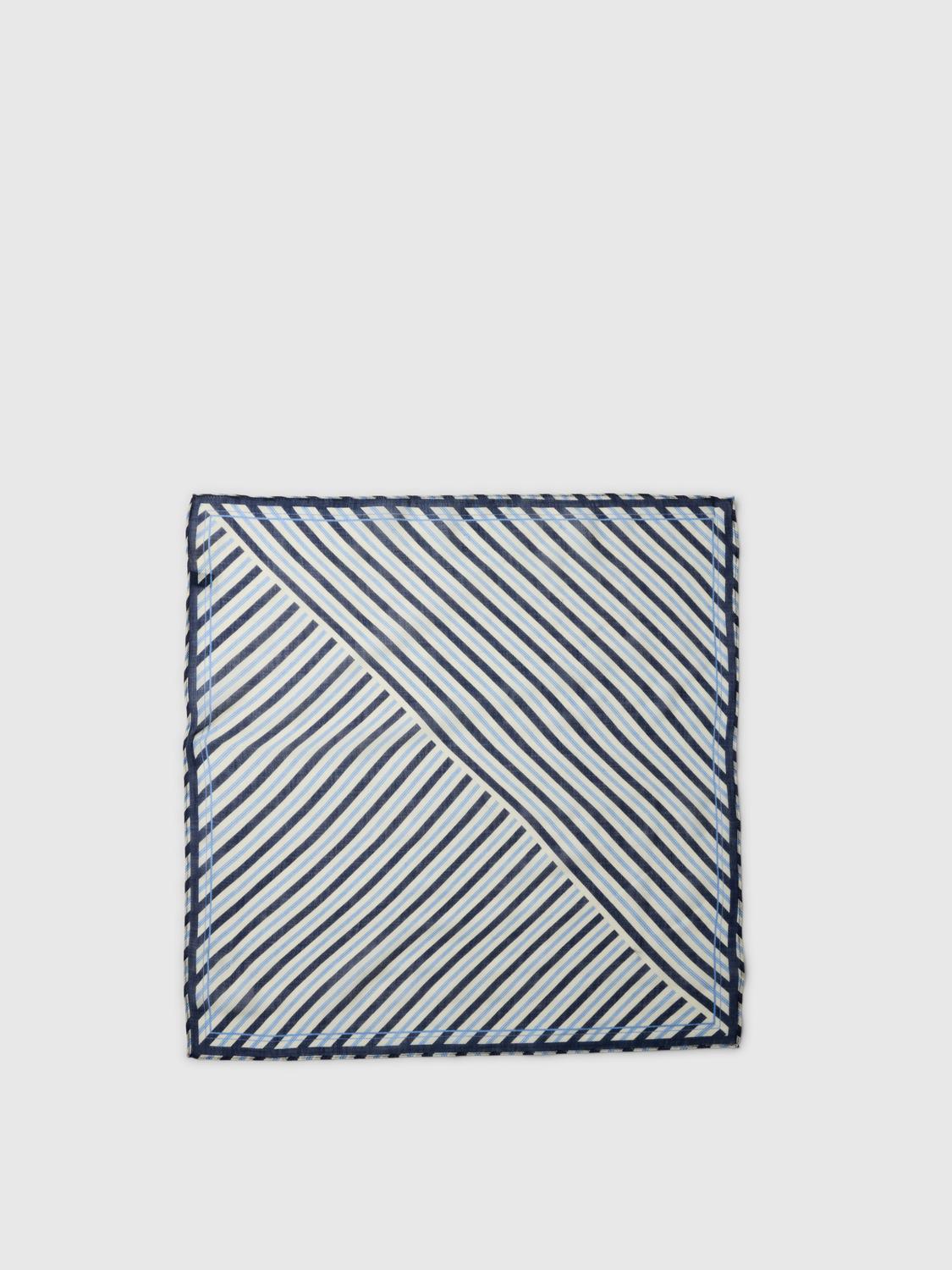 pack_shot-detail