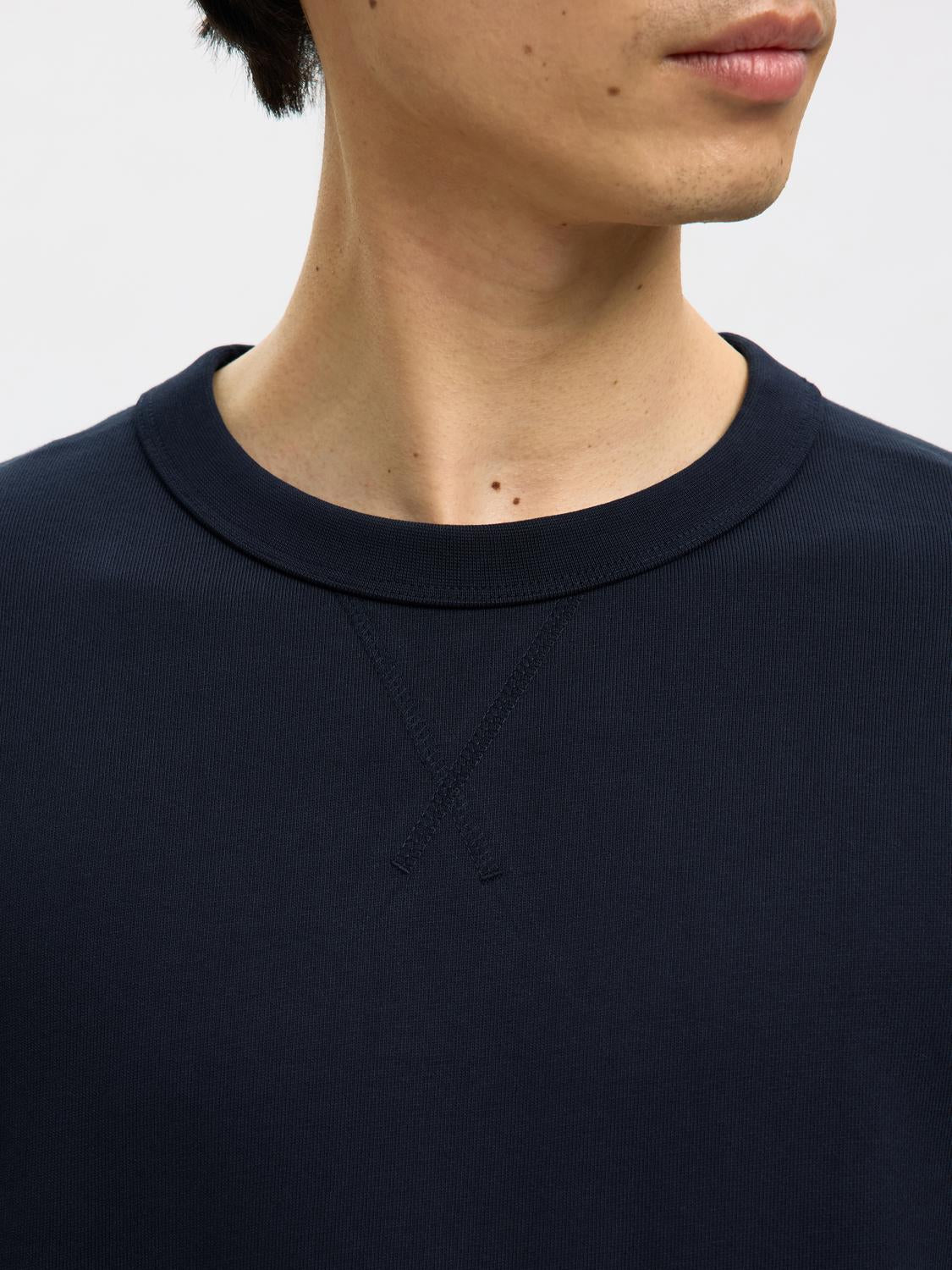 model_shot-detail