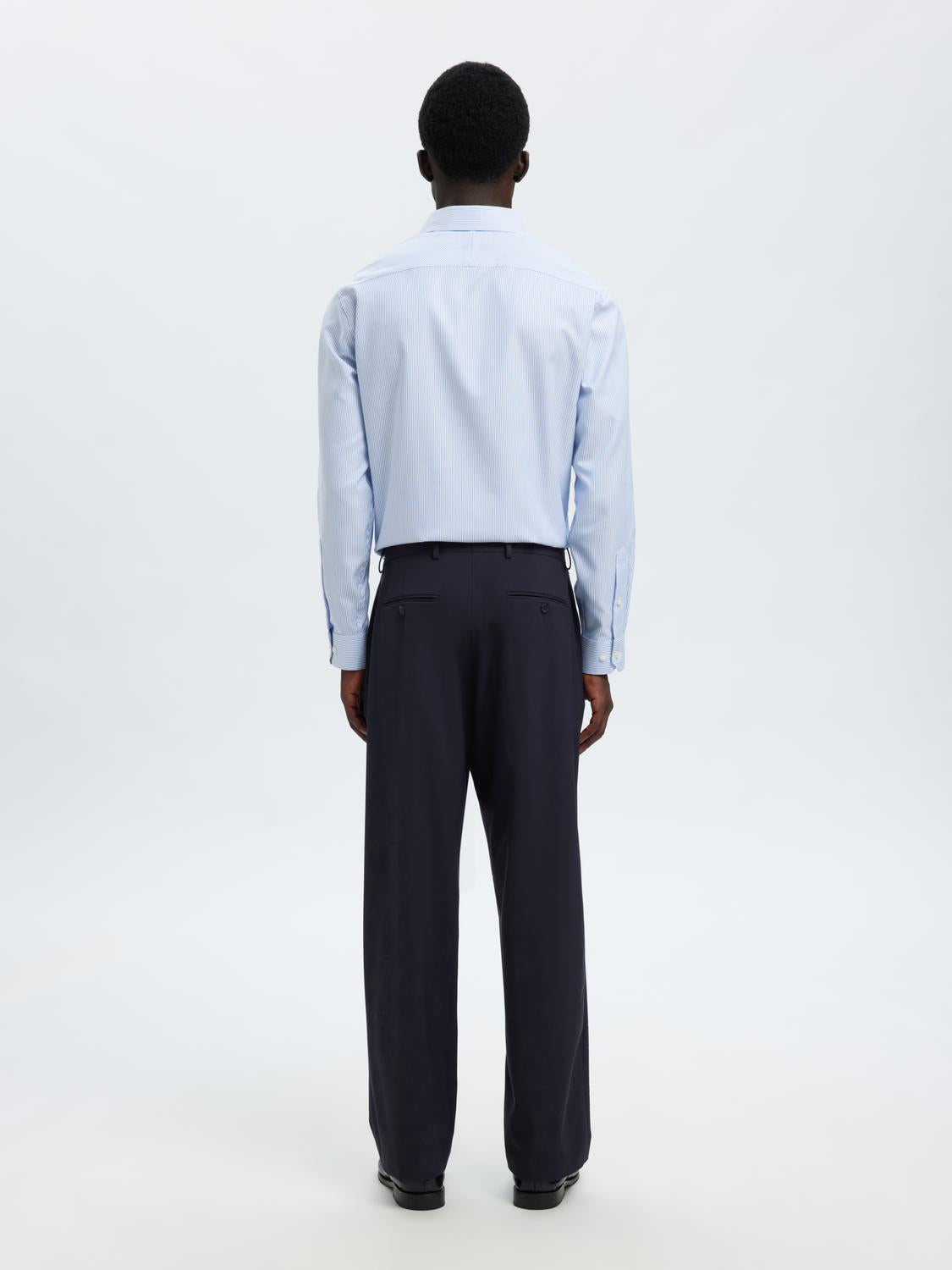 model_shot-back