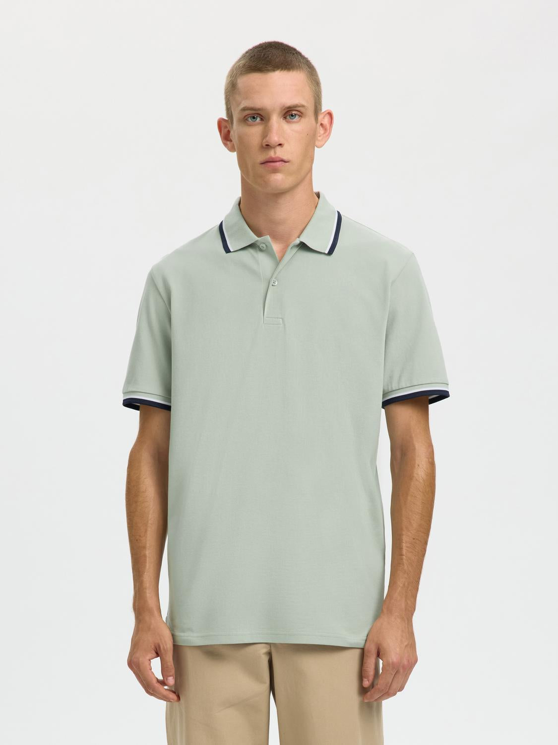 model_shot-front
