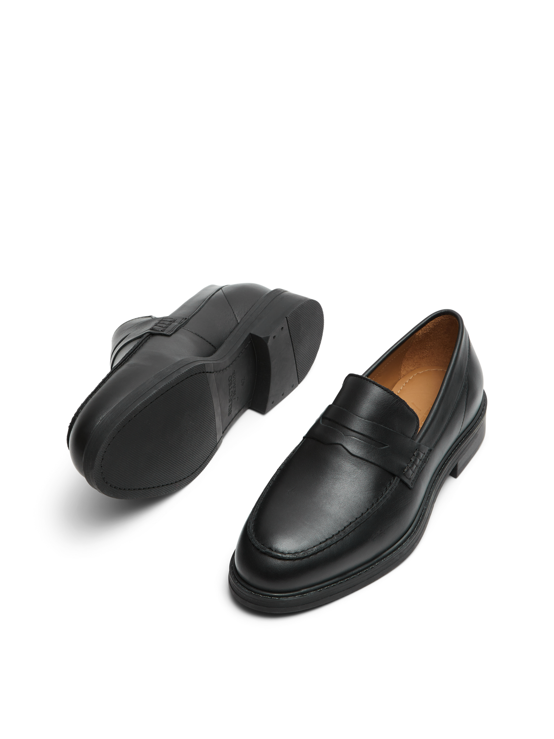 model_shot-front_full