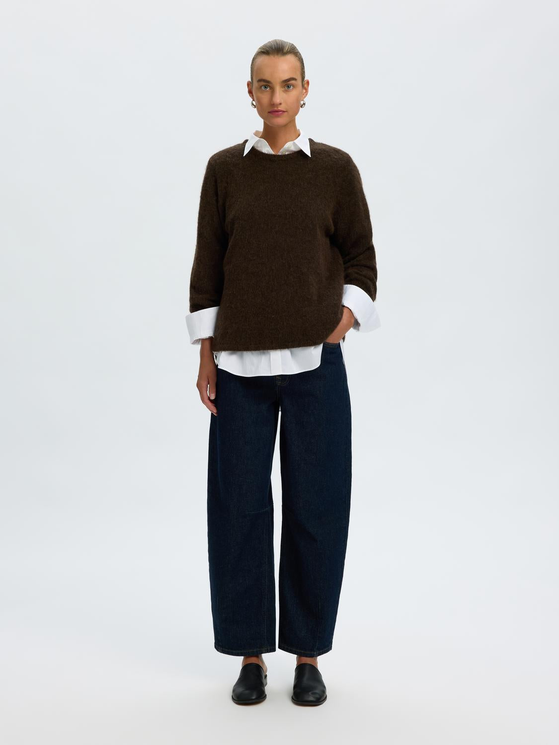 model_shot-front_full