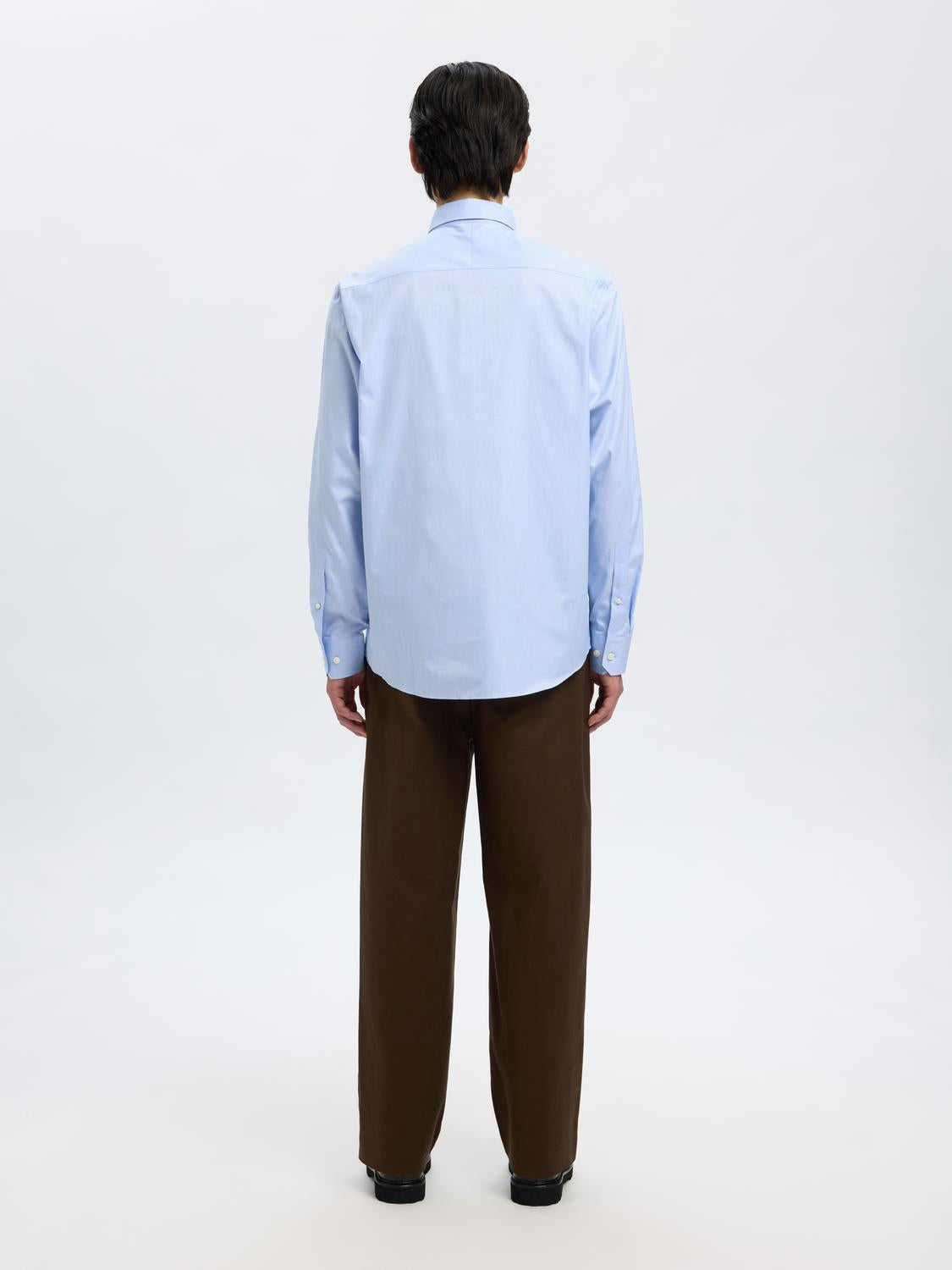 model_shot-back