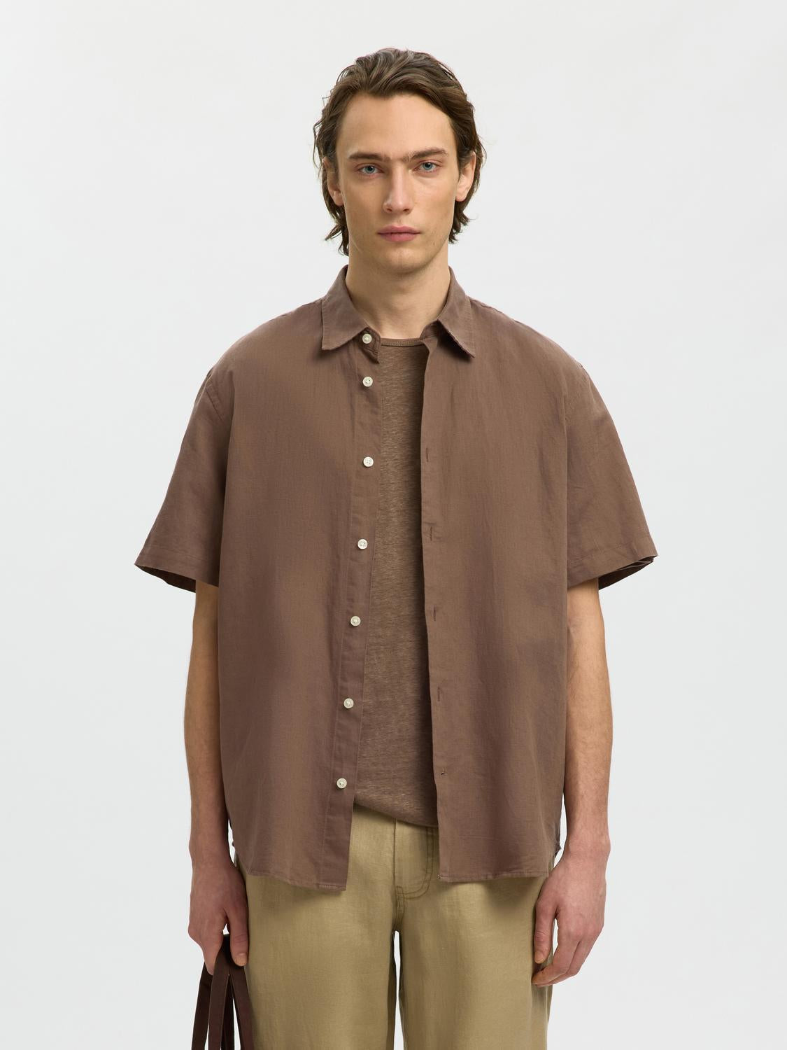 model_shot-front