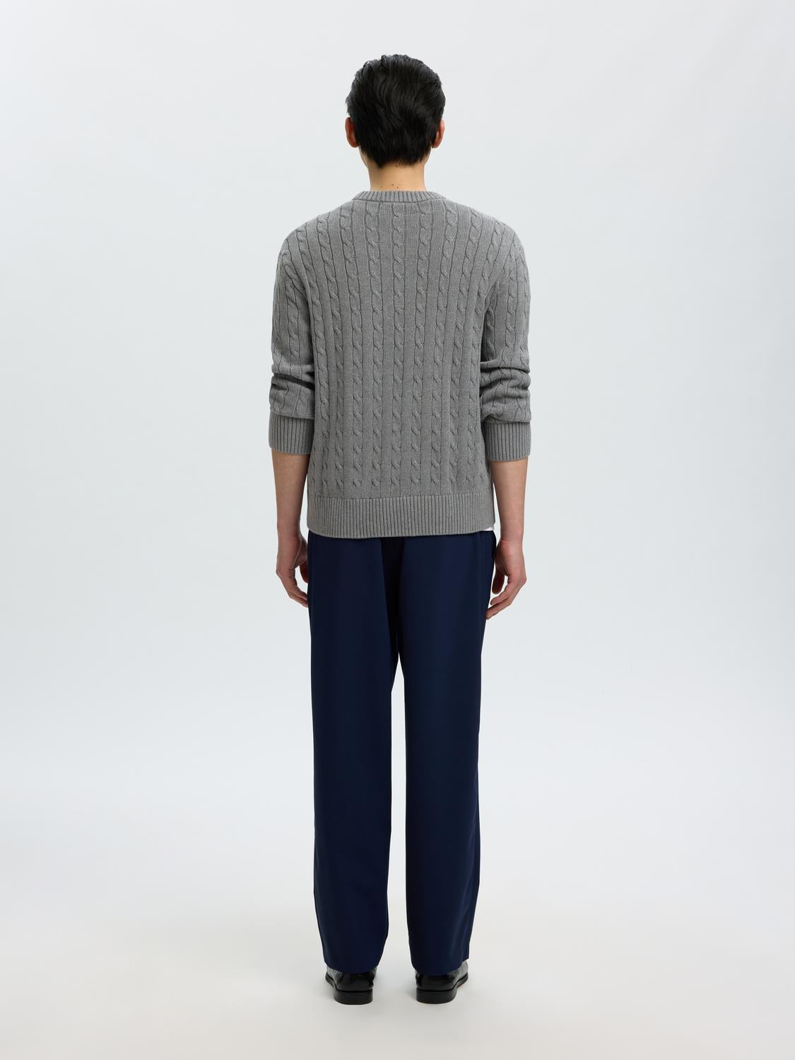 model_shot-back