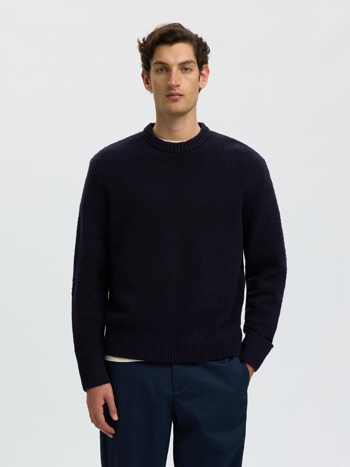 model_shot-front