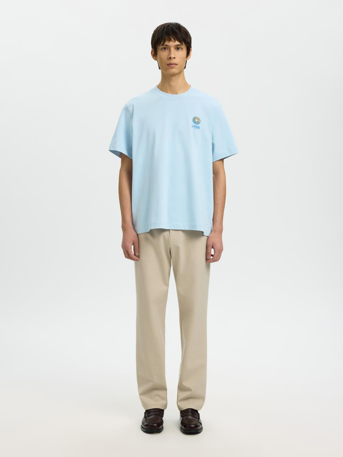 model_shot-front_full