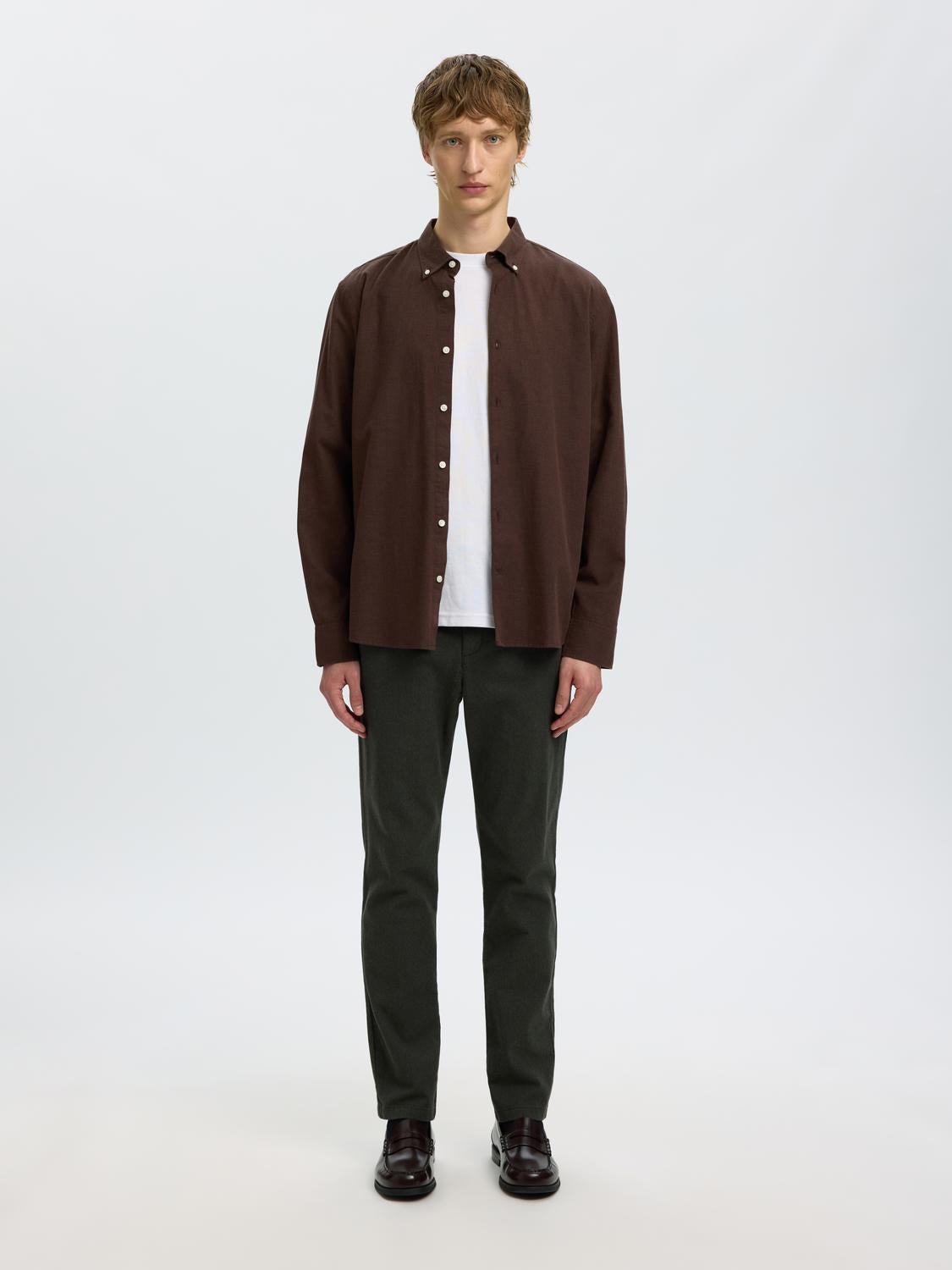 model_shot-front_full
