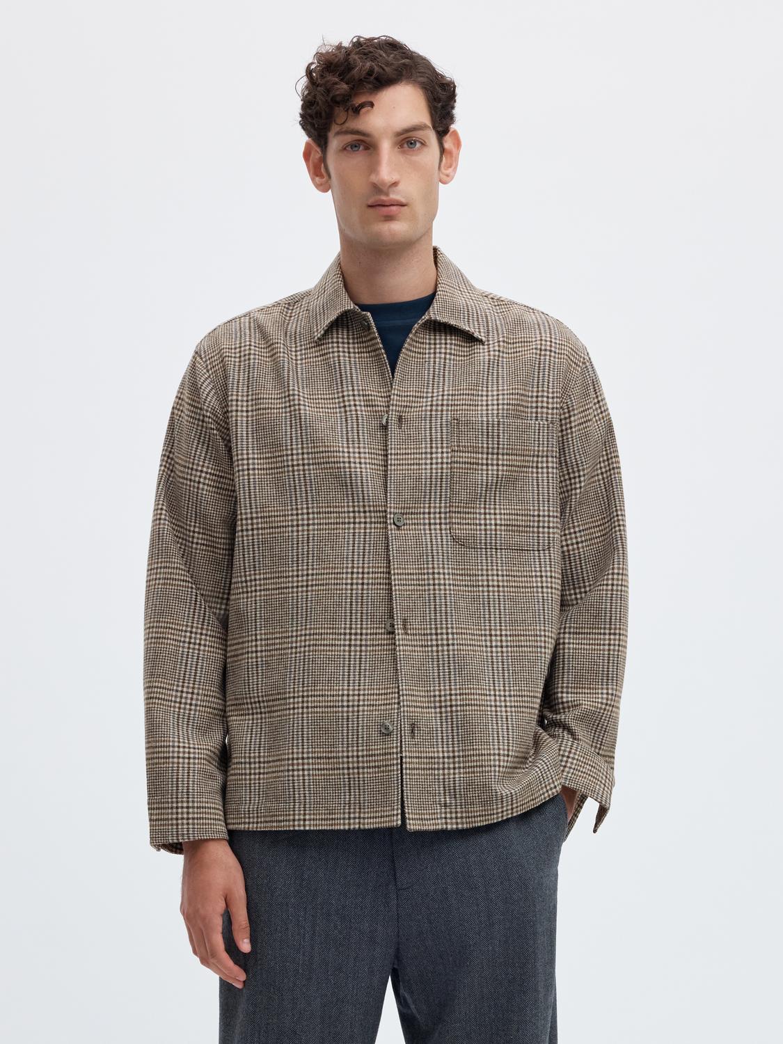 model_shot-front