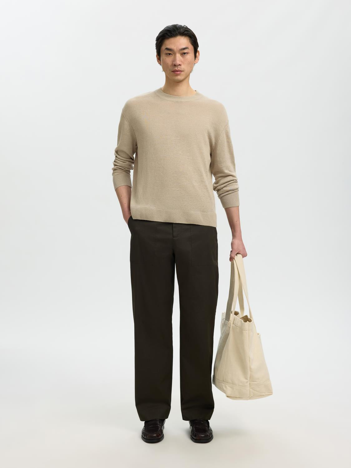 model_shot-front_full