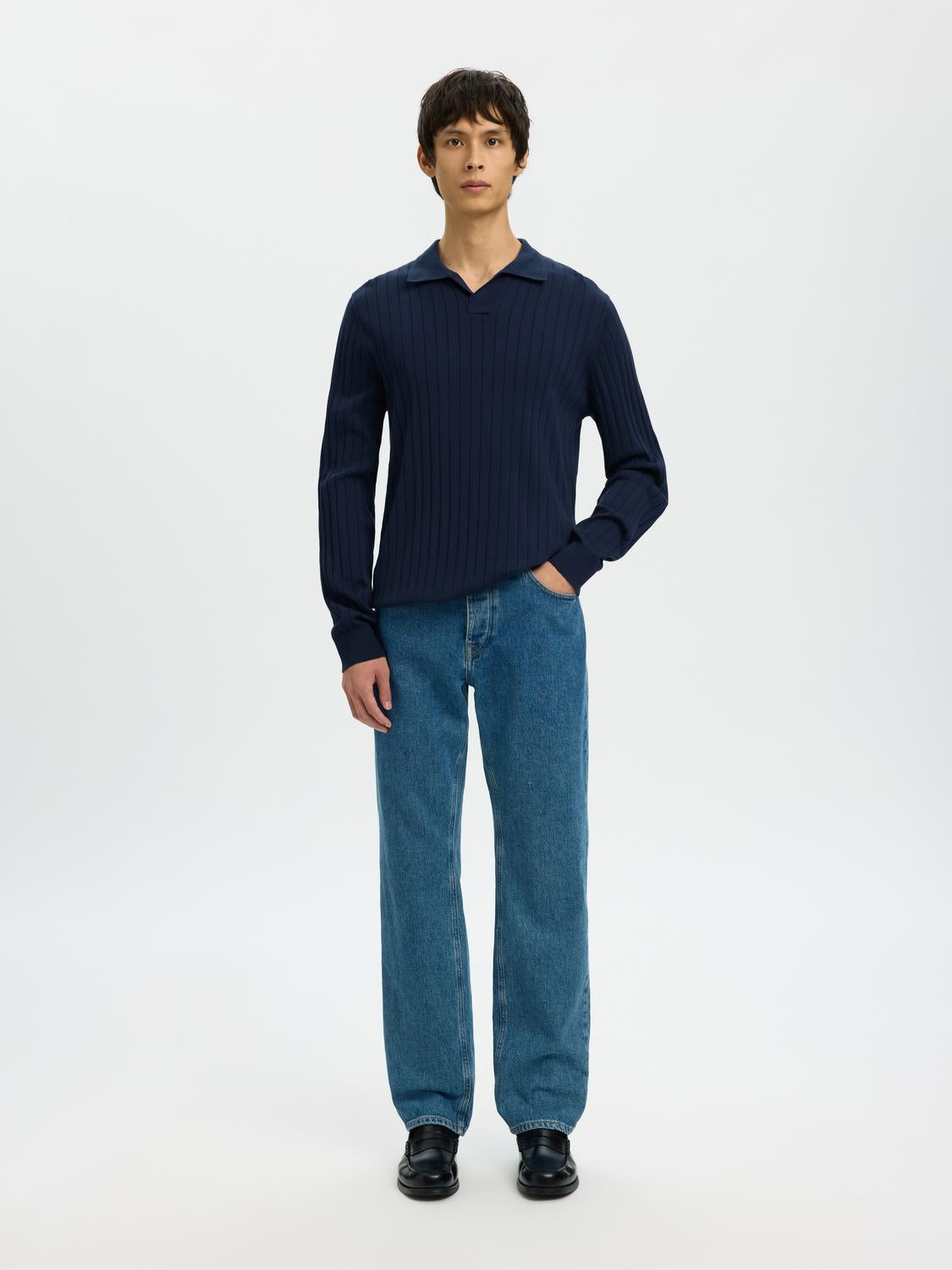 model_shot-front_full