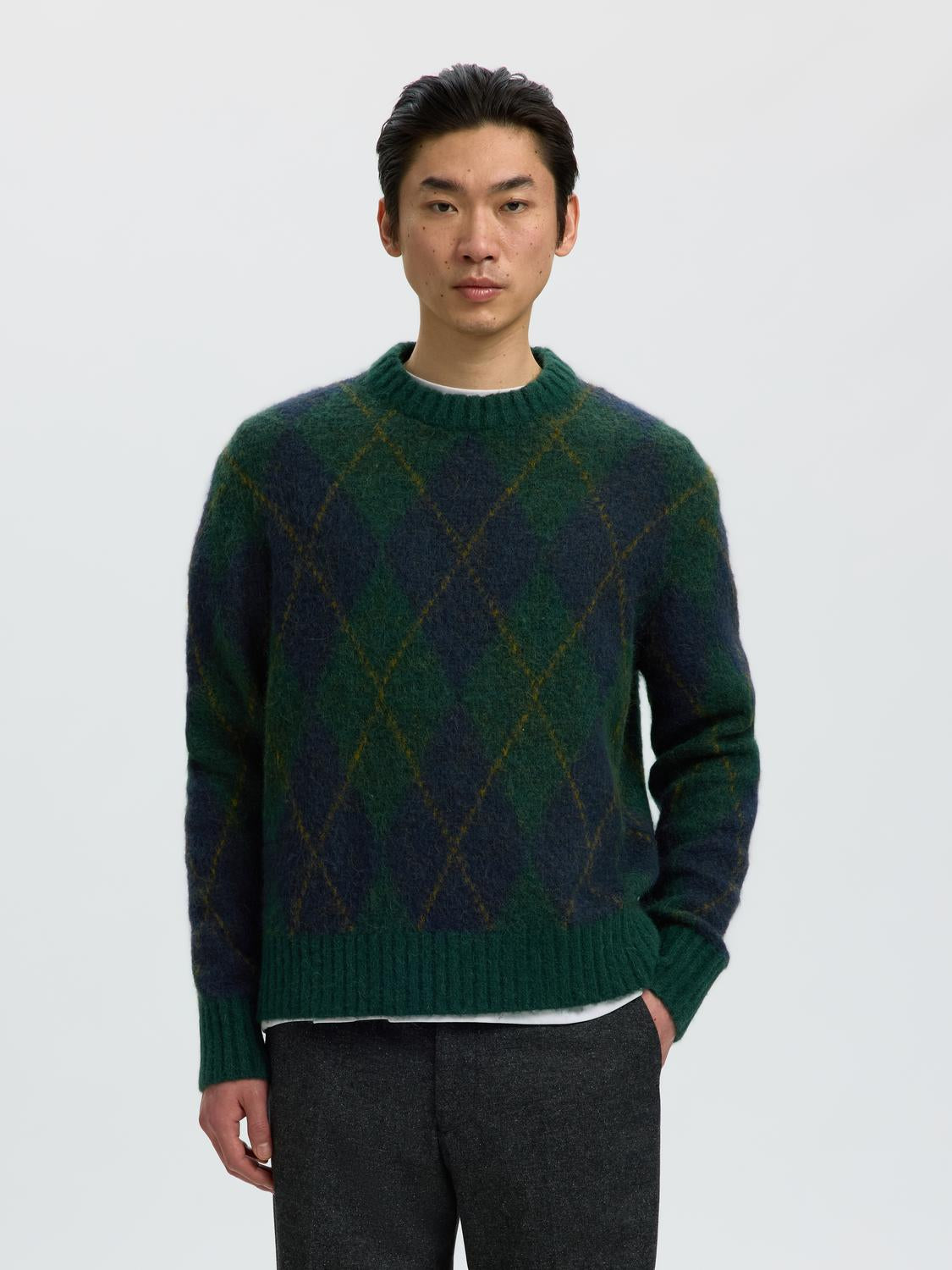 model_shot-front