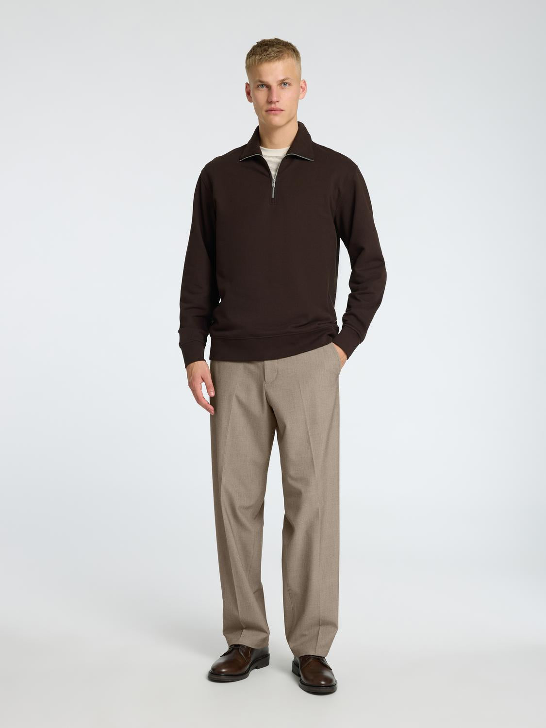 model_shot-front_full