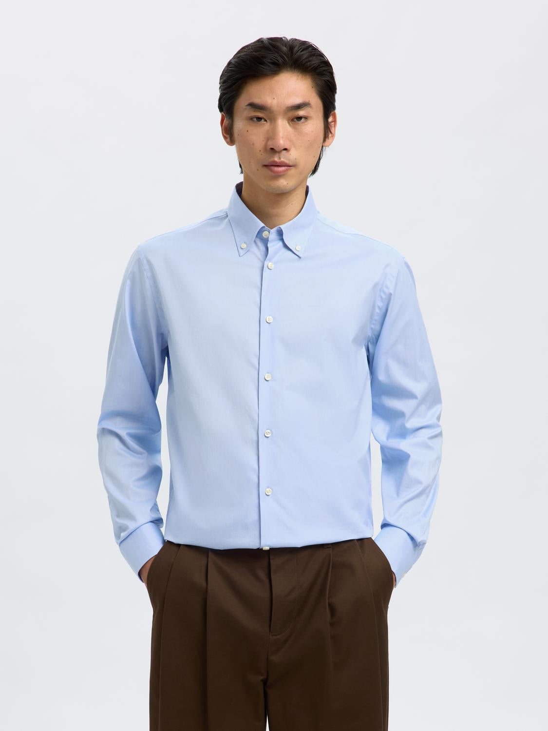 model_shot-front