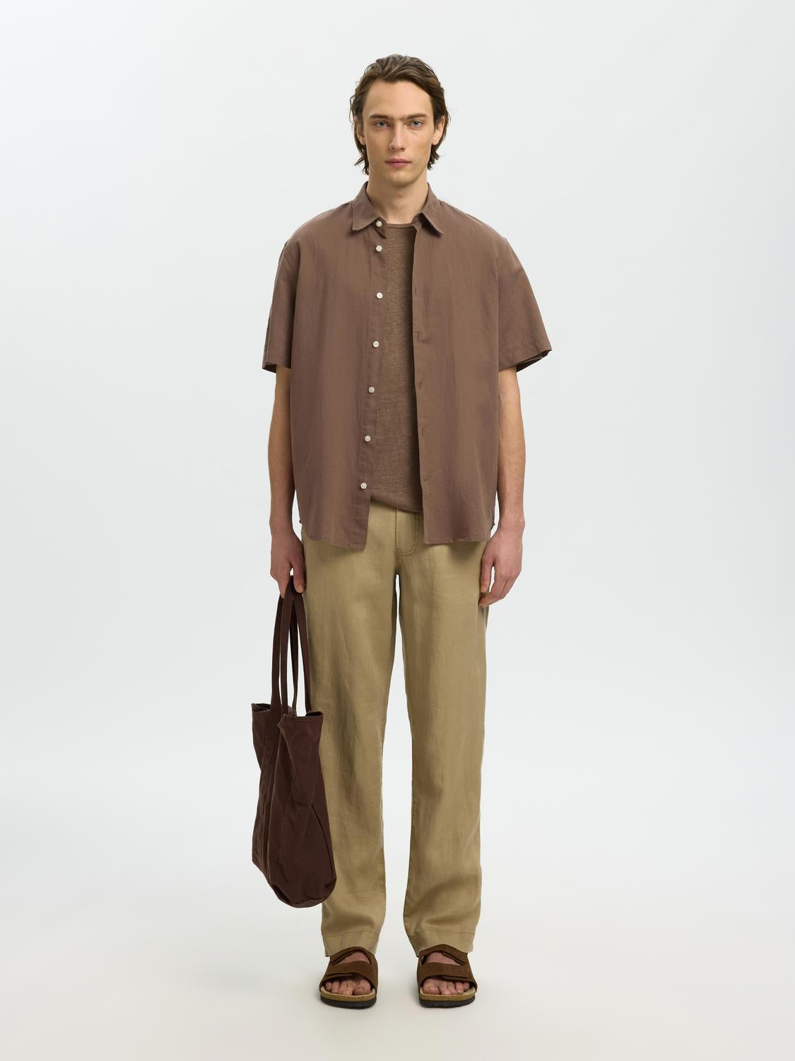 model_shot-front_full