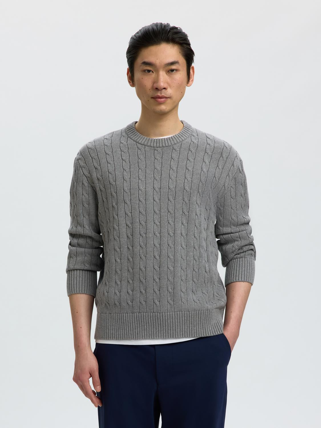 model_shot-front