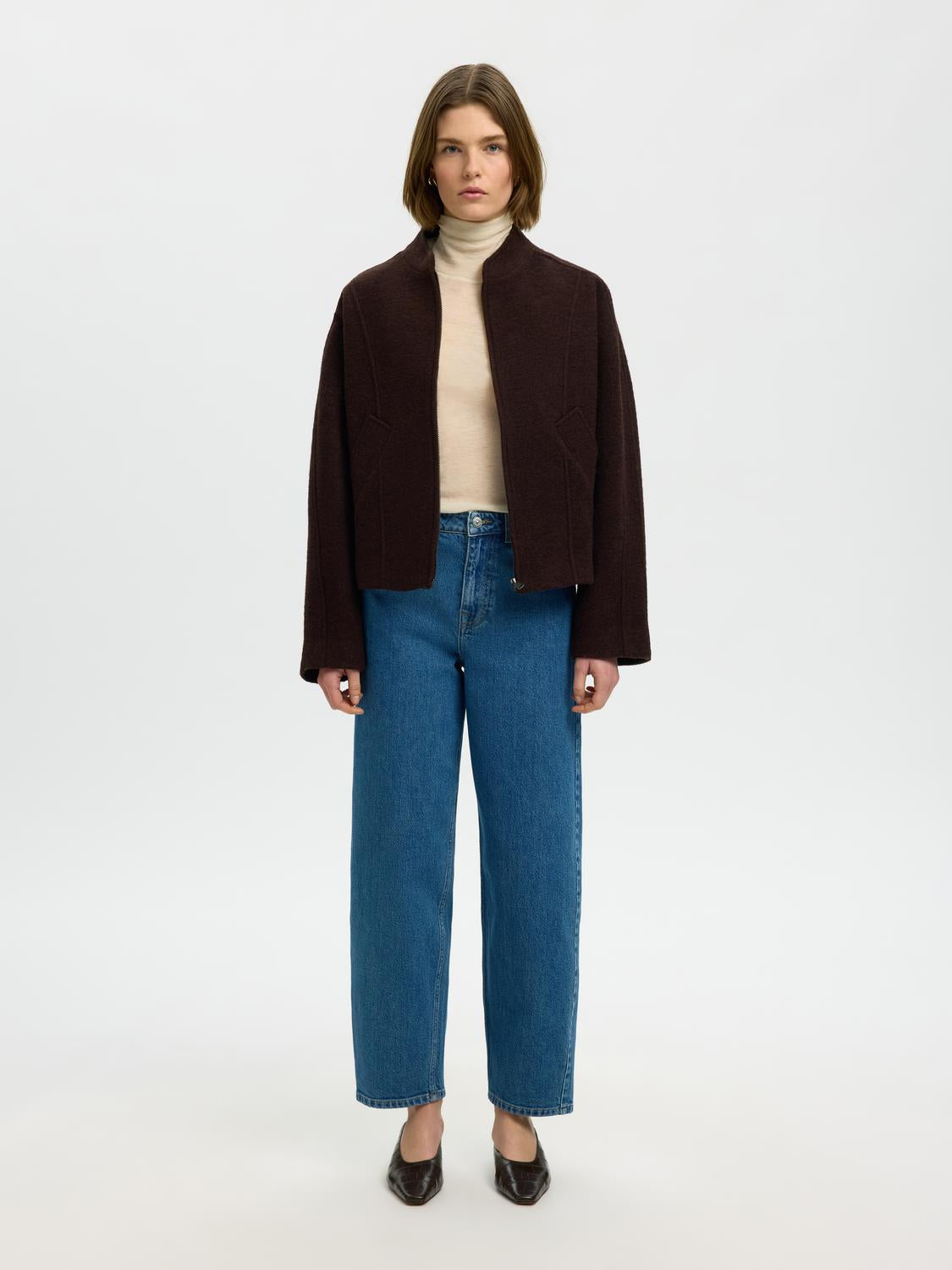 model_shot-front_full