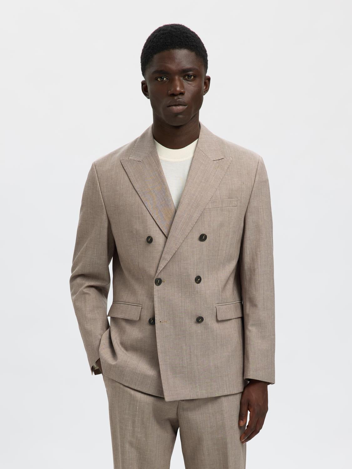 model_shot-front