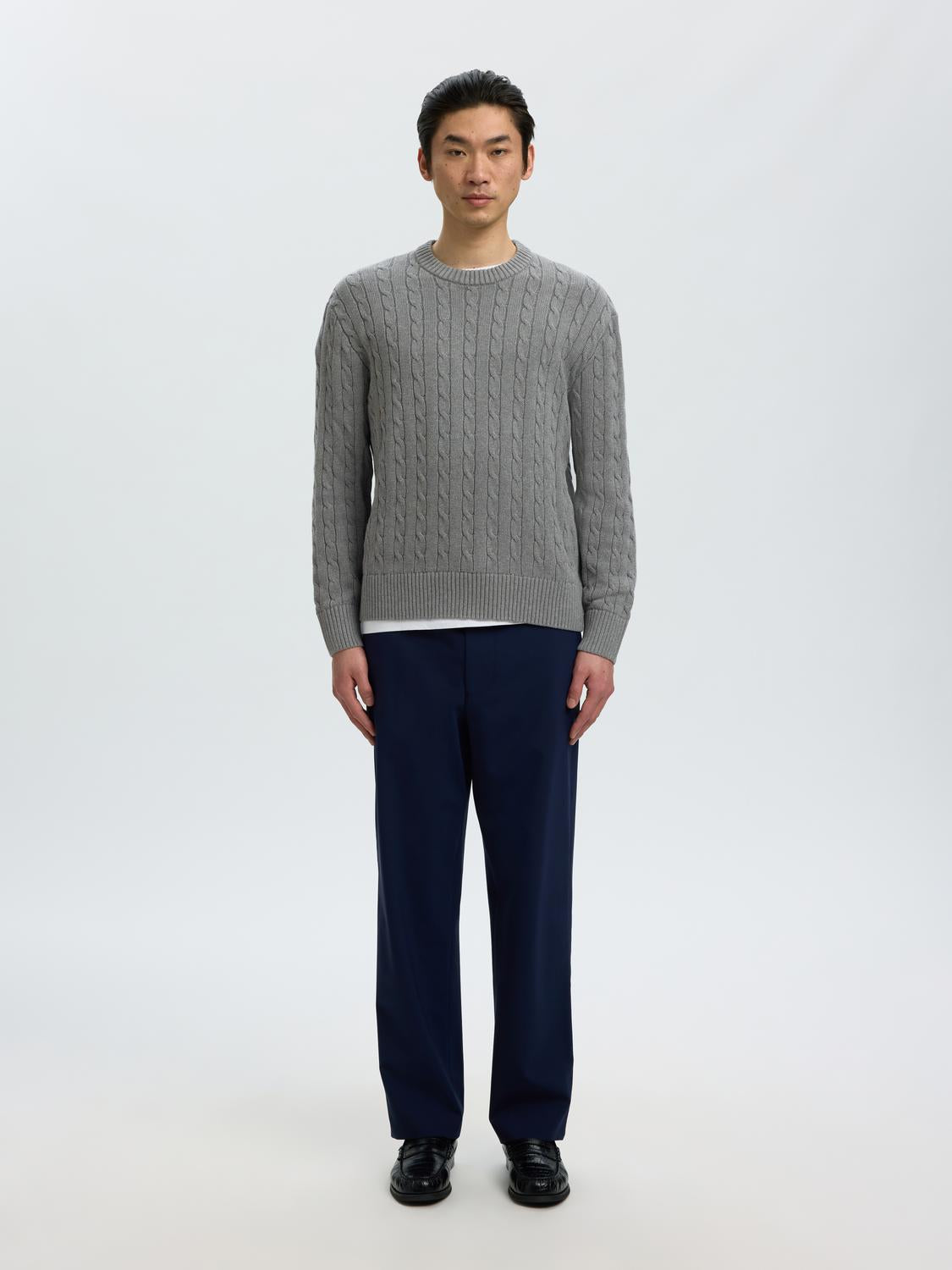 model_shot-front_full