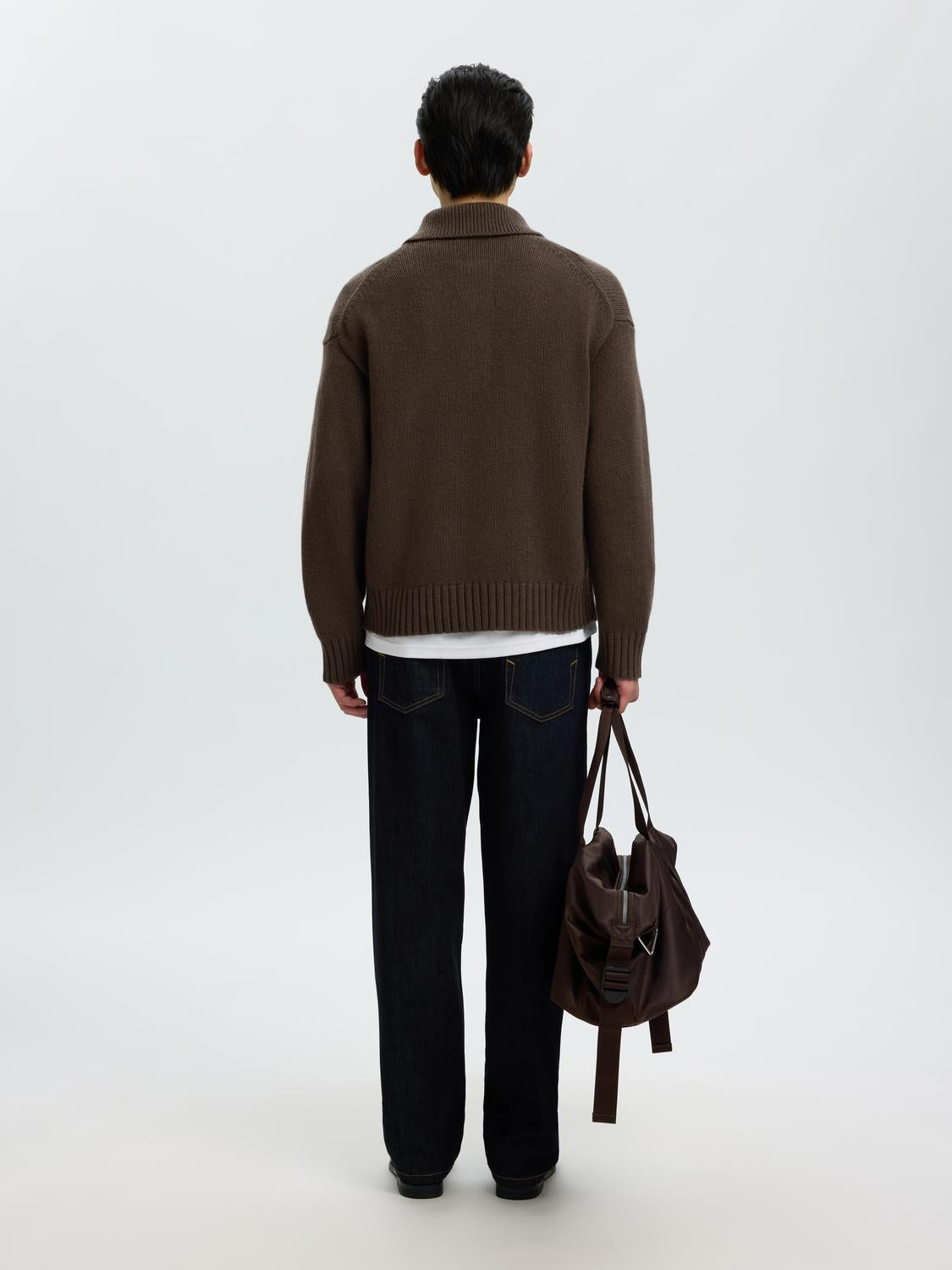 model_shot-back