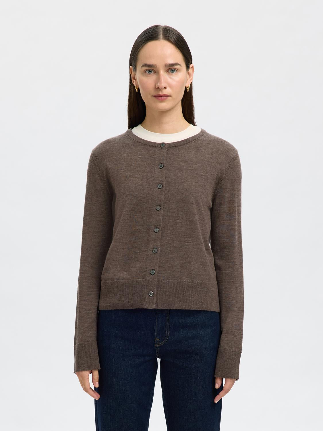 model_shot-front